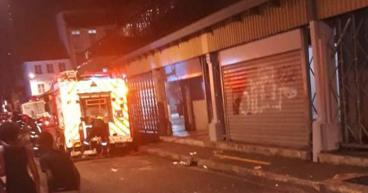 Un incendie rapidement circonscrit au grand marché de Fort-de-France