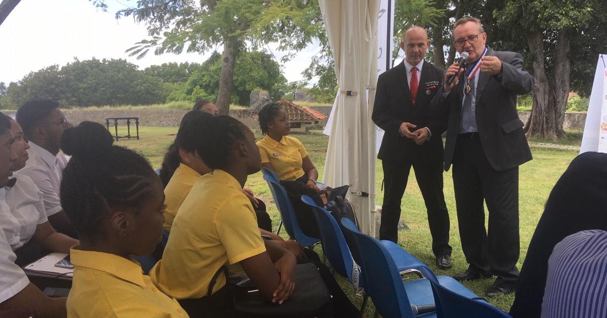     





Le Table Trophy Art veut promouvoir l'excellence guadeloupéenne en matière de service




