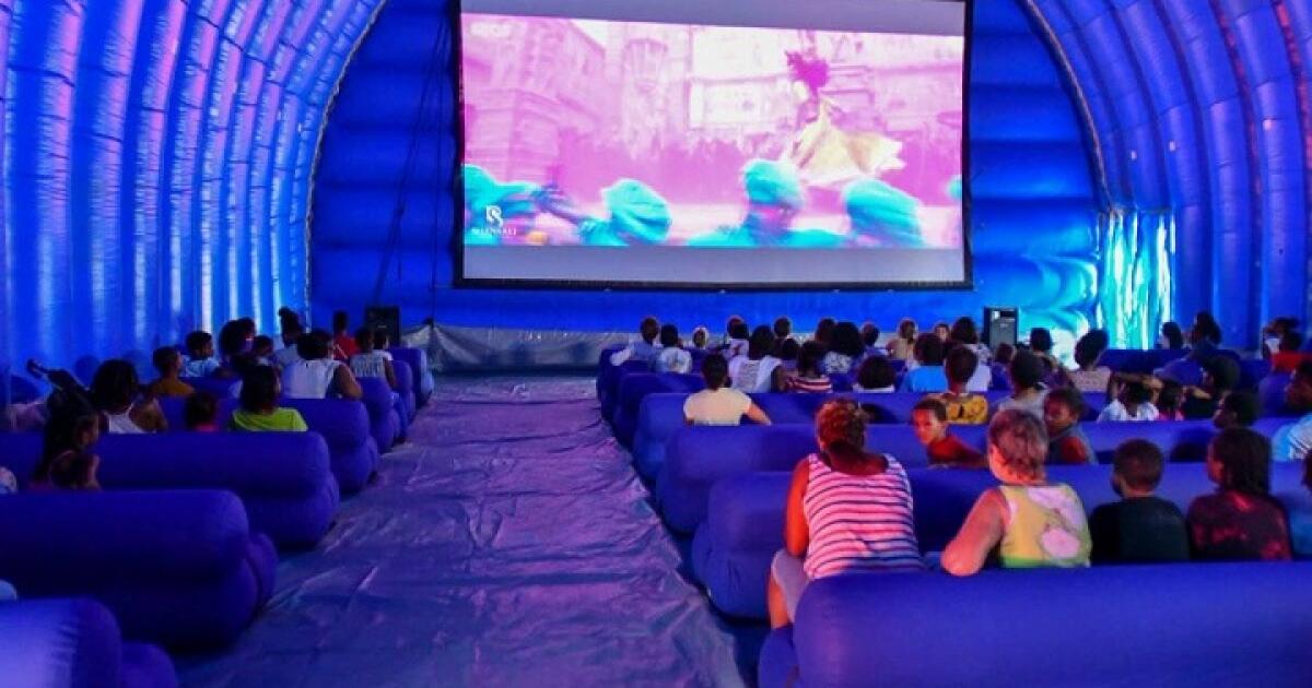     





Une salle gonflable pour lancer la micro folie itinérante 




