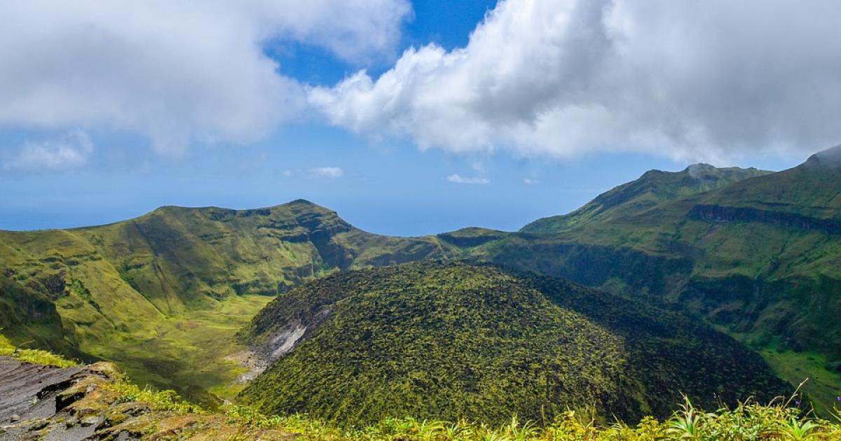 Un corps retrouvé dans une voiture sur la route de la Soufrière