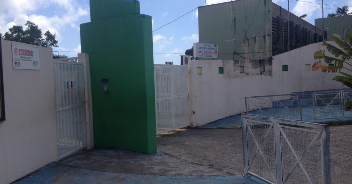 Le collège Jacques Roumain de Rivière-Pilote est toujours bloqué