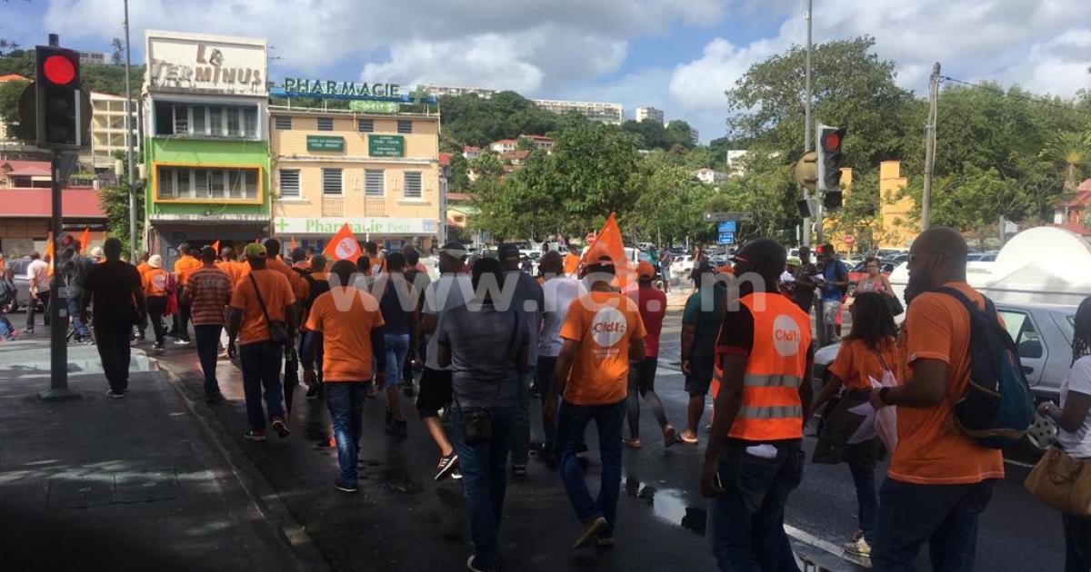Réforme des retraites : entre 3 000 et 4 000 manifestants dans les rues de Fort-de-France