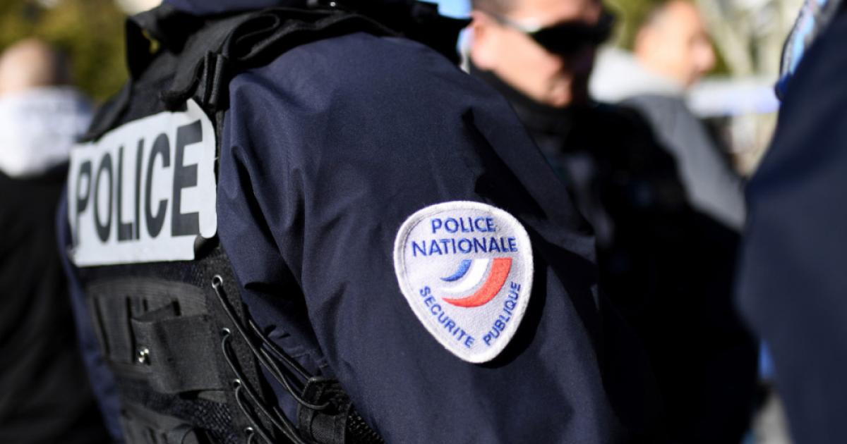     





Le gouvernement renforce les effectifs de la police avec huit nouveaux membres




