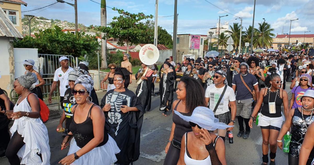 Mercredi des cendres : les carnavaliers s'échauffent en attendant Vaval