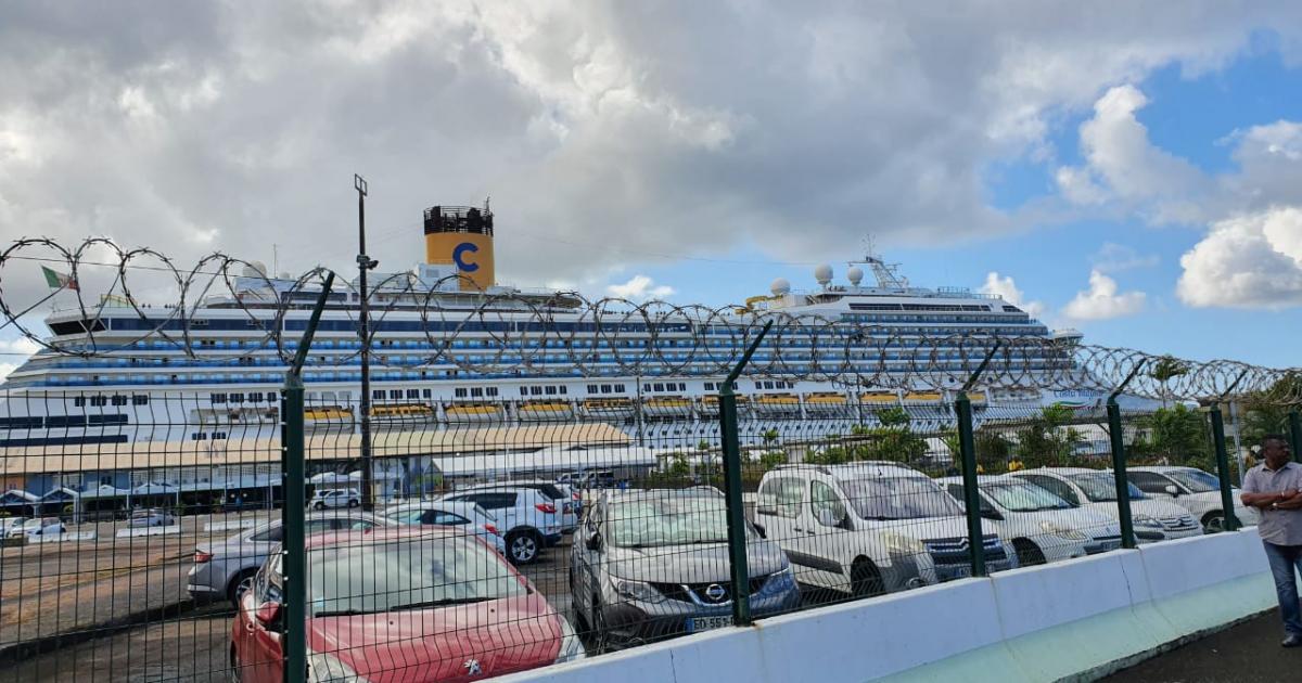     





Costa Magica : le maire de Fort-de-France demande des mesures précises à l'Etat




