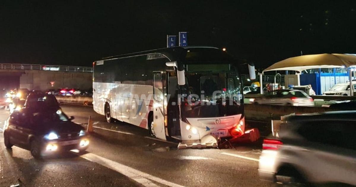     





Bus dégradé par les militants sur l'autoroute : le transporteur porte plainte




