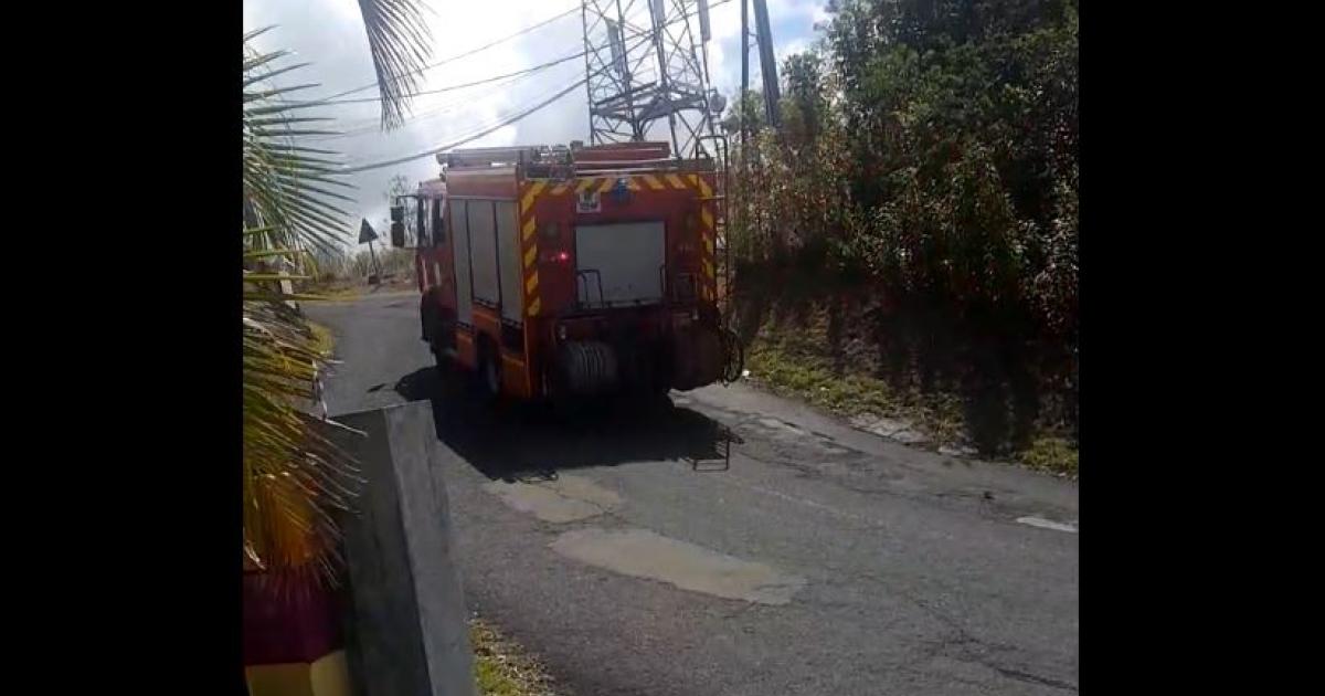Un feu de broussailles s'est déclaré à Schoelcher