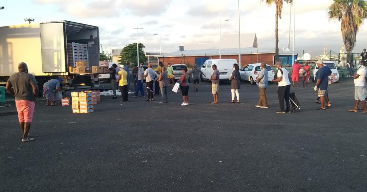 Vente de melons sur le parking de Bergevin