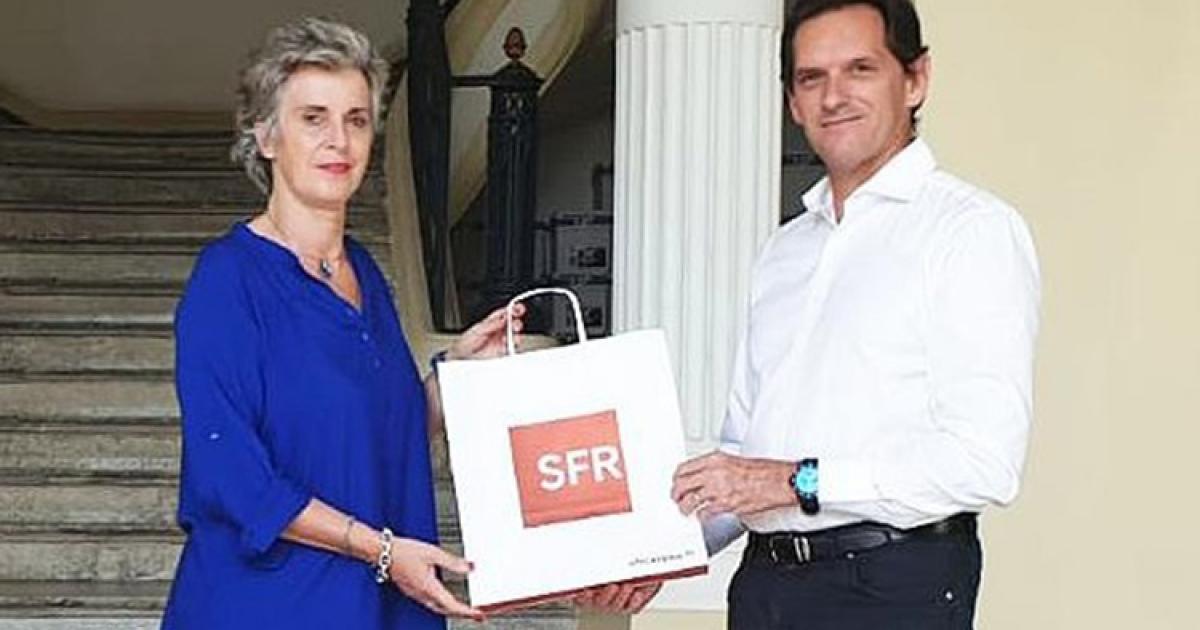 SFR offre 55 tablettes aux EHPAD de Martinique
