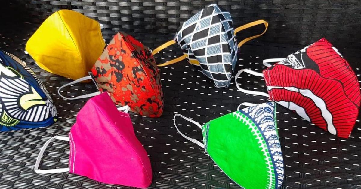 Une couturière et ses filles offrent des masques à RCI