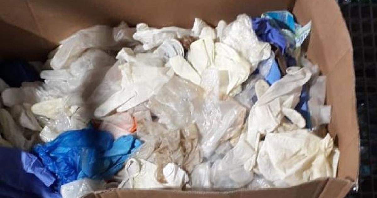     





COVID-19 : comment jeter vos masques et gants usagés en toute sécurité ?





