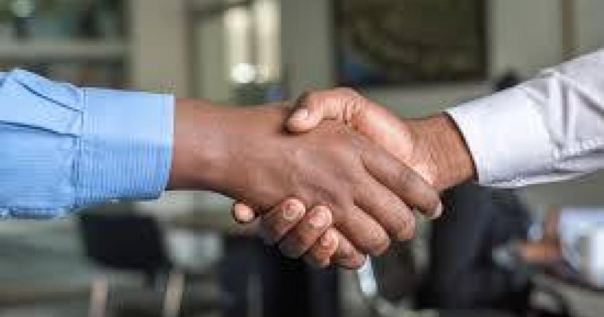 Maintien, fusion, retrait : quelles options pour les candidats ?