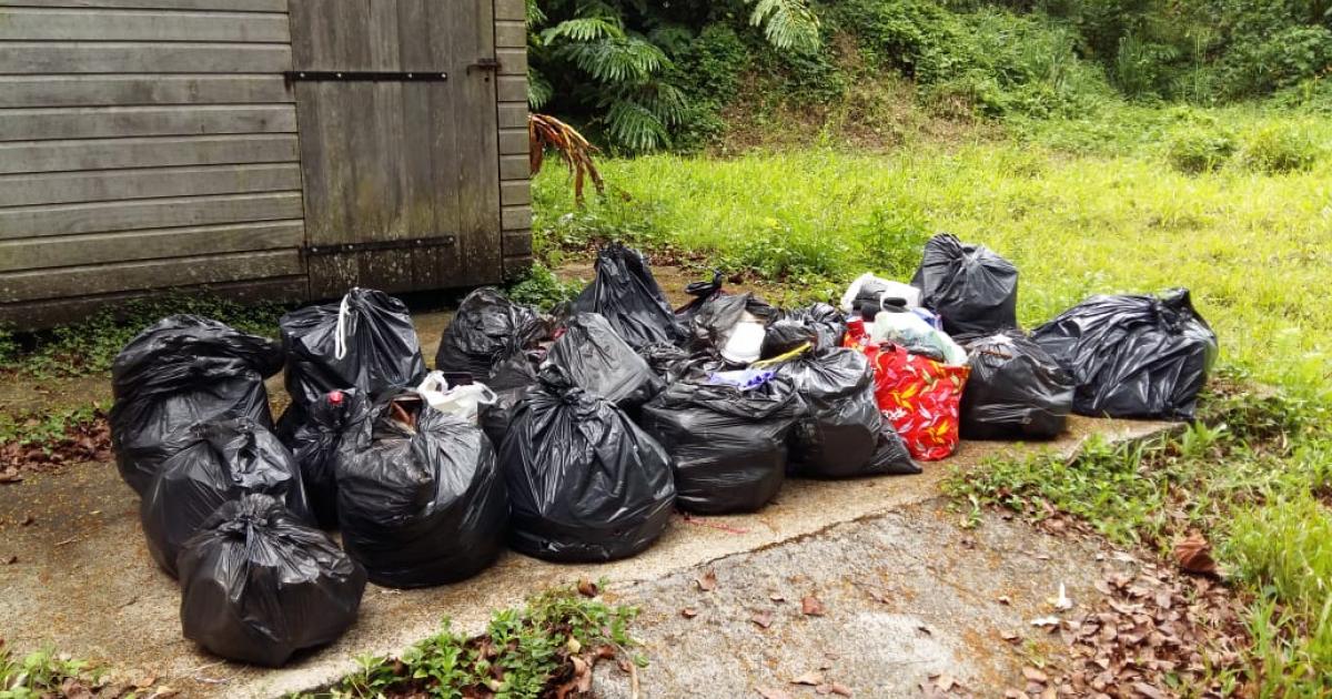 Le Parc National déplore l'abandon de déchets dans les Mamelles