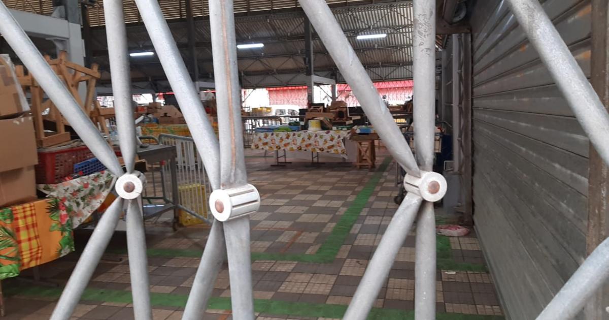    





Covid-19 : le grand marché de Fort-de-France fermé pour désinfection 





