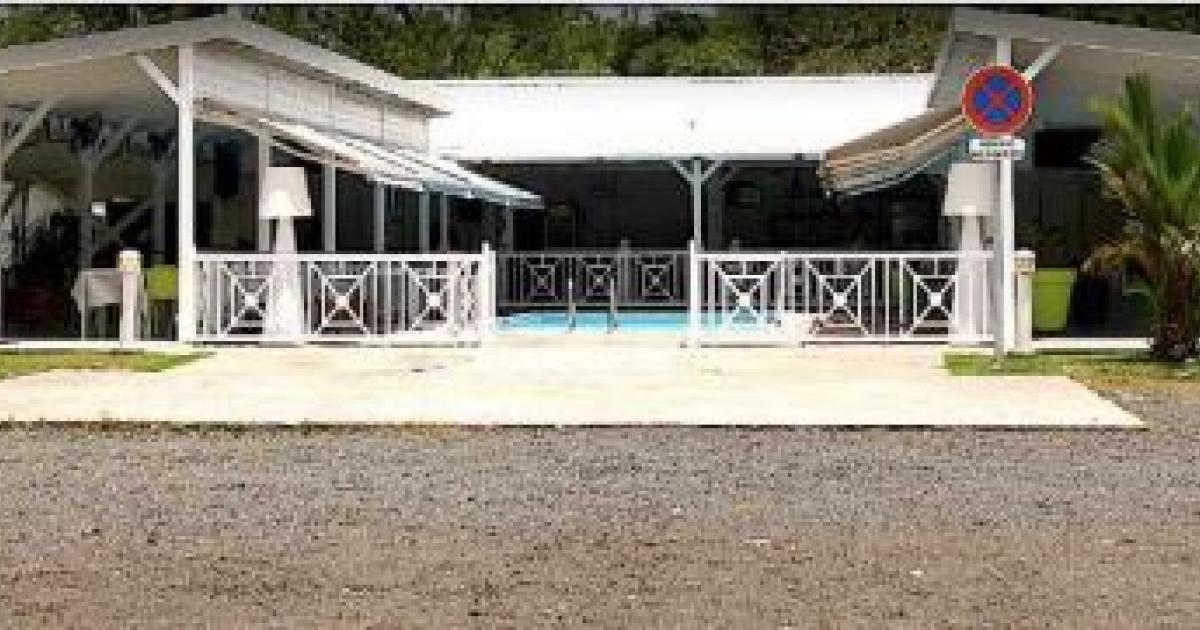     





Aurélie Nella, maire de Ducos, retire le permis de construire d'un fast food et d'une station sur le site du Bout du monde




