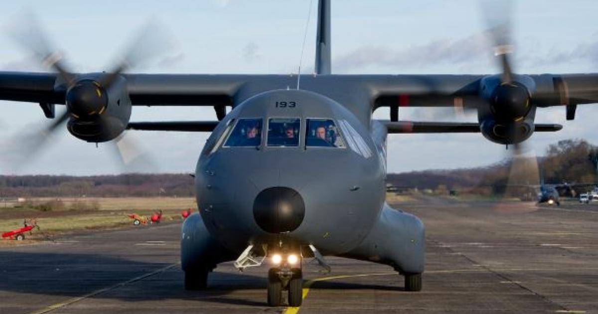     





Les militaires français distribuent 3000 moustiquaires dans la Caraïbe




