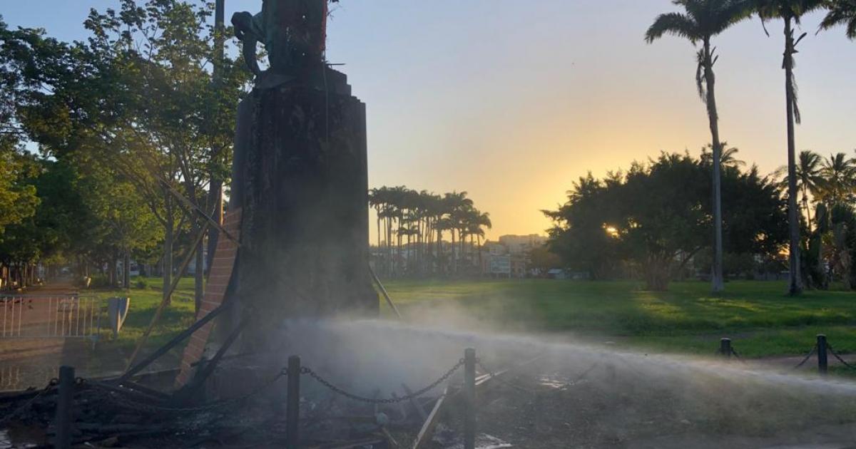 Tensions nocturnes à Fort-de-France : deux statues incendiées