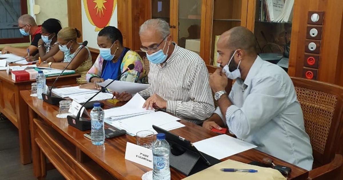 André Atallah a présidé son premier conseil municipal à Basse-Terre