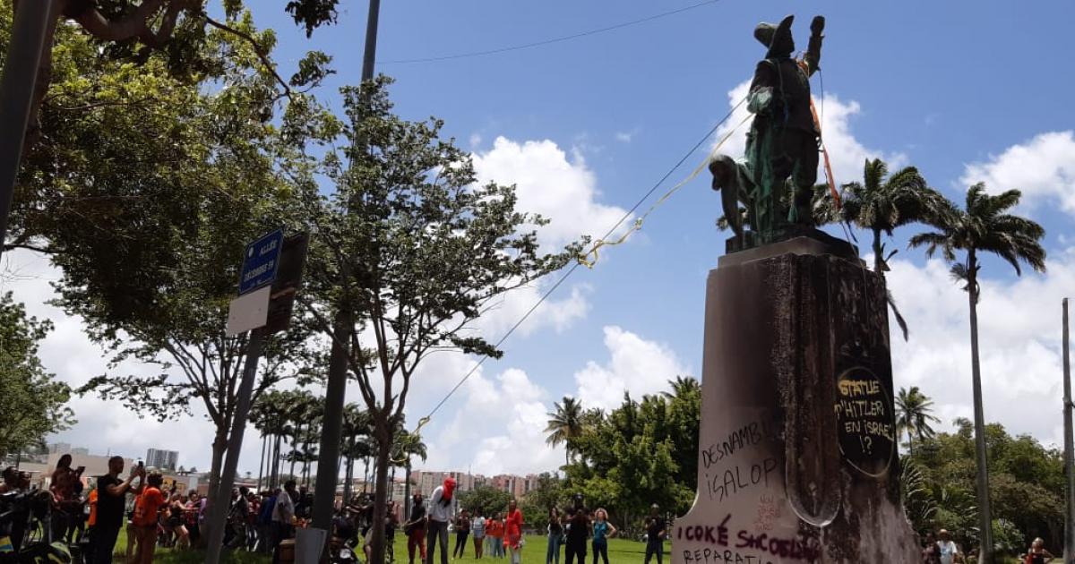 La statue de Pierre Belain d'Esnambuc a aussi été déboulonnée