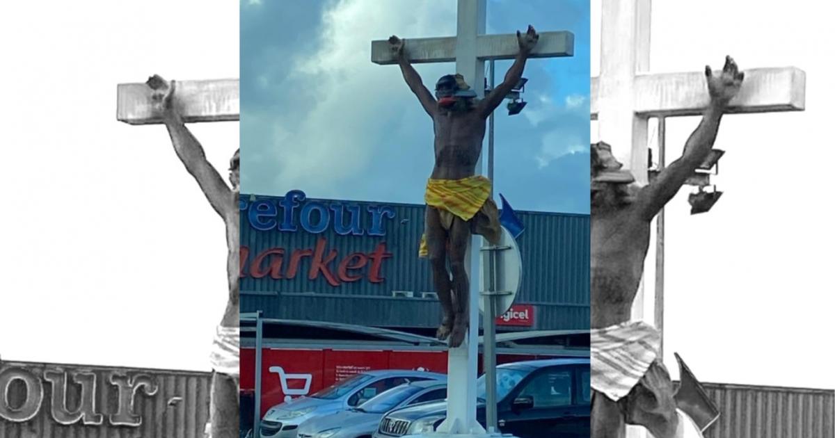 Une statue du Christ vandalisée à Rivière-Salée