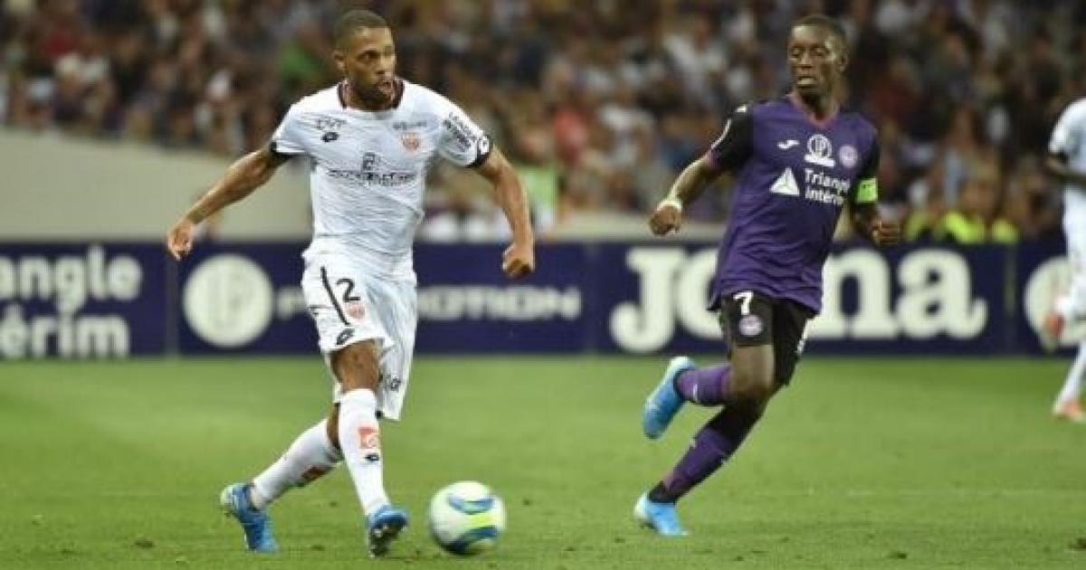     





Football : Mickaël Alphonse signe à Amiens




