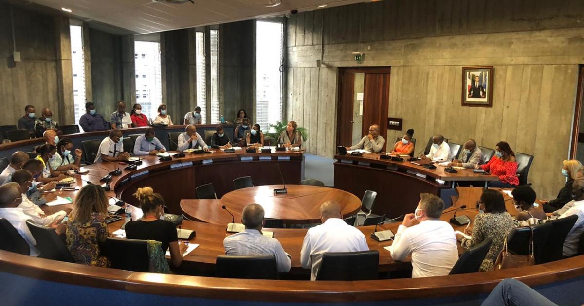     





Des repas gratuits pour les écoliers de Pointe-à-Pitre jusqu'à la Toussaint 




