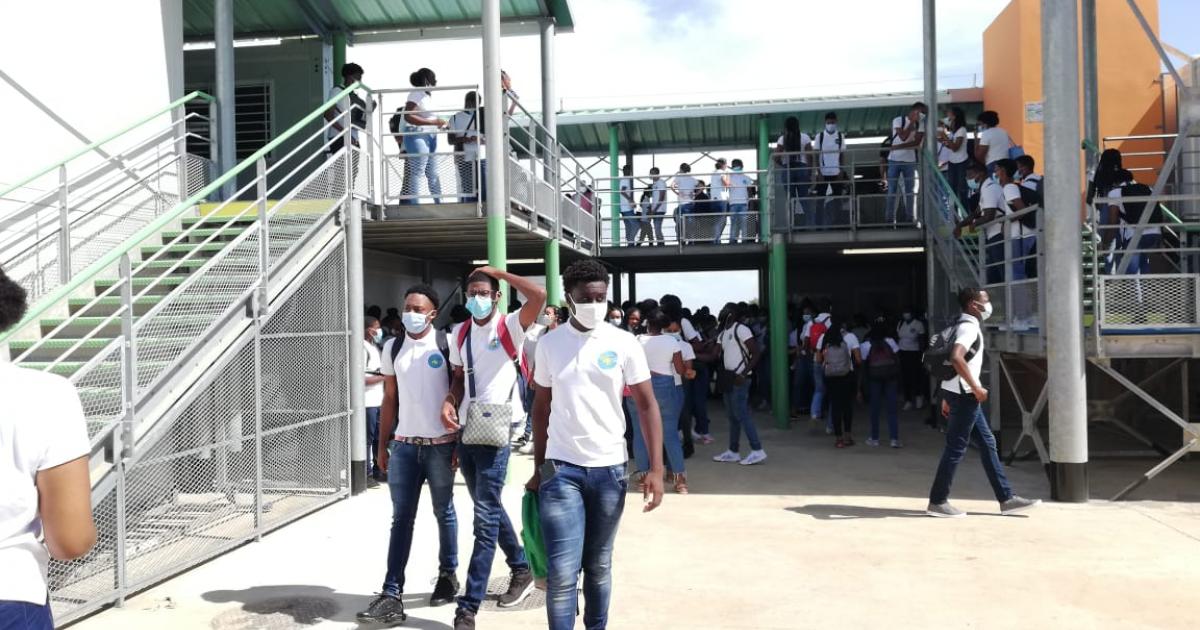 Une rentrée plus qu'attendue au lycée provisoire Nord-Atlantique