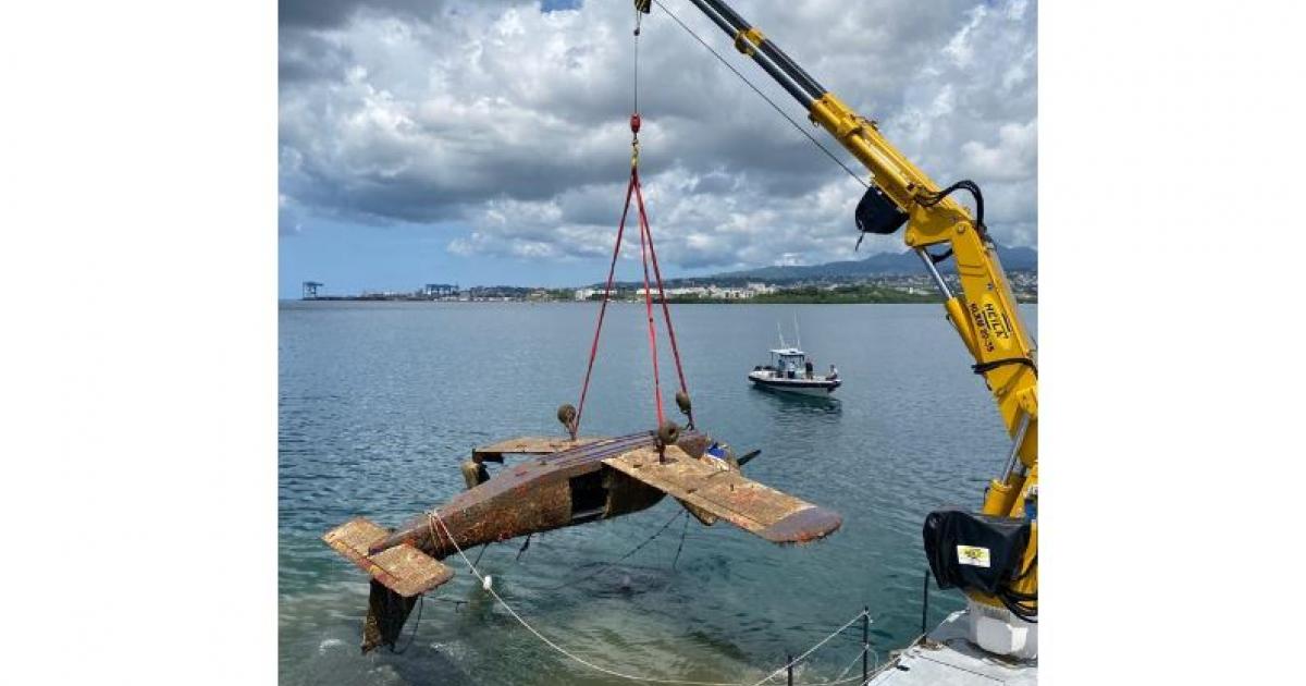     





Un avion repêché dans la baie de Fort-de-France




