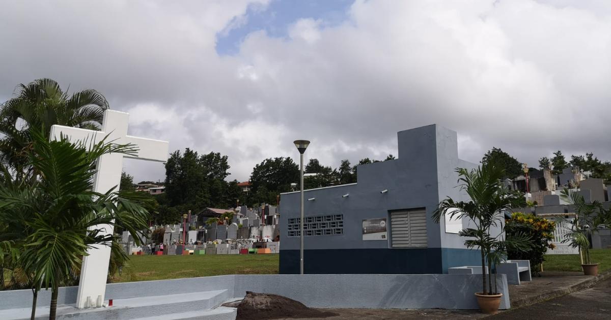 Covid-19 : des aménagements des restrictions pour la Toussaint et les plages
