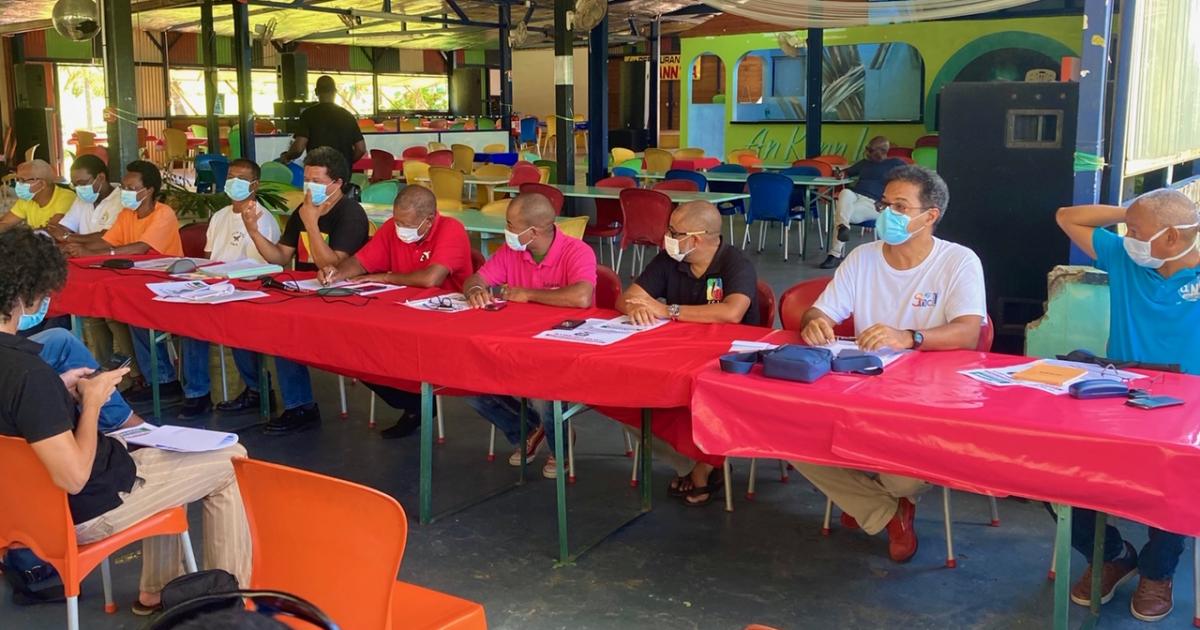     





Onze syndicats annoncent un mouvement commun samedi prochain




