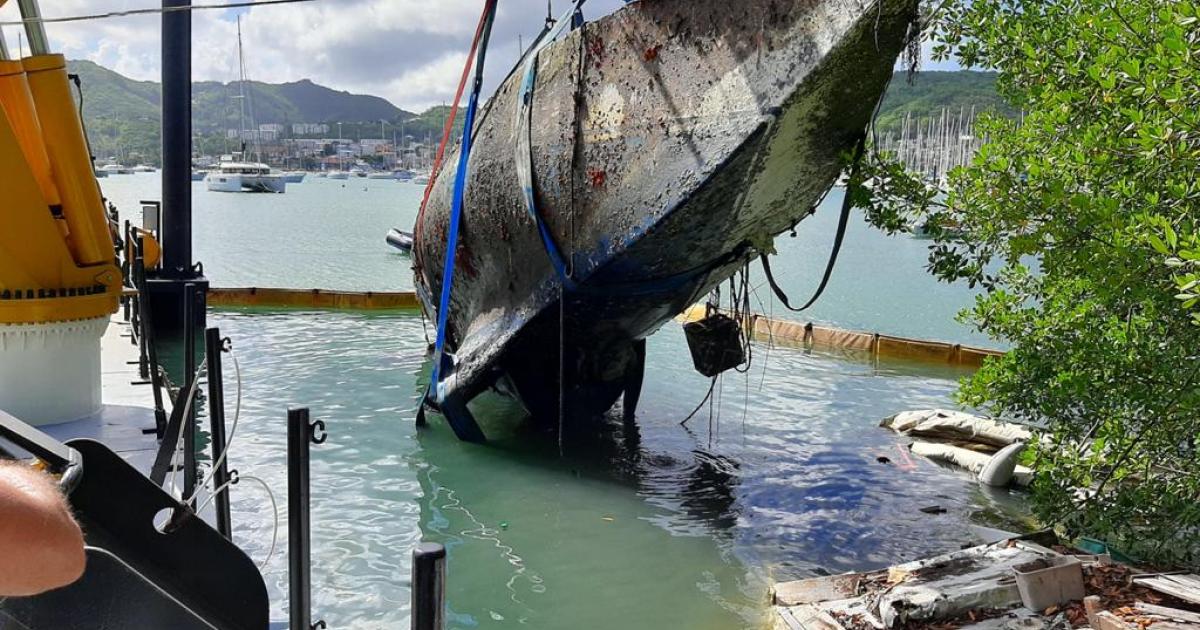 Que faire des 350 bateaux hors d'usage qui polluent la mer en Martinique ?