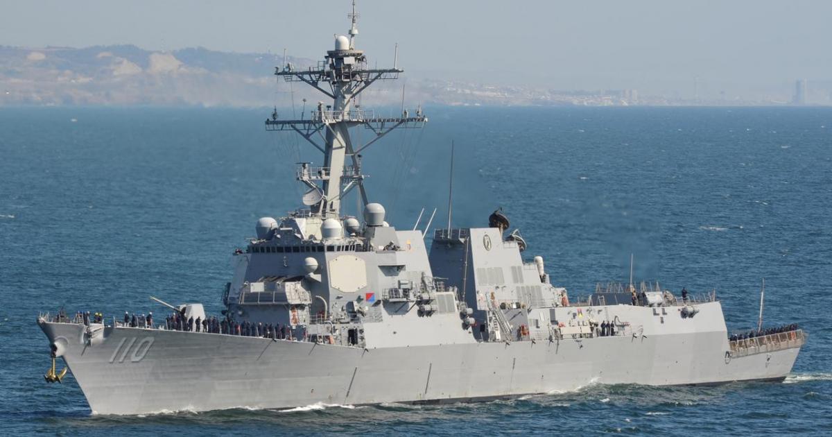 Un navire de guerre américain en escale technique à Fort-de-France