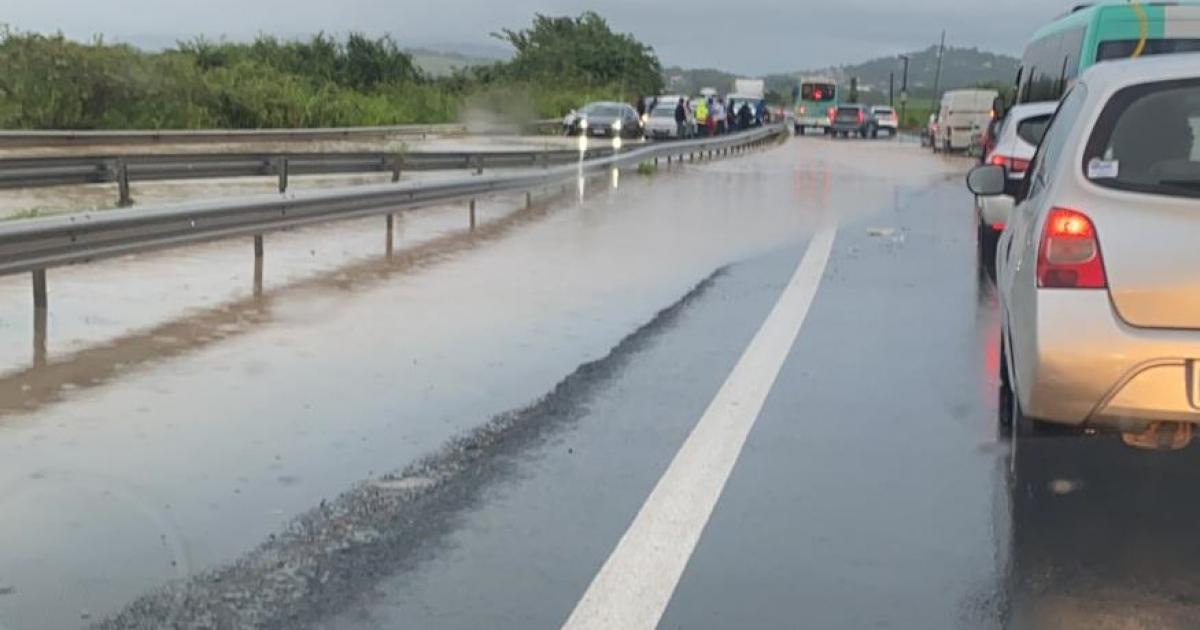 Les fortes pluies provoquent une montée des eaux sur la RN 5