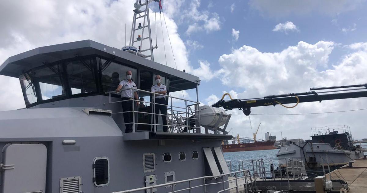 Le chaland multi-missions Luciole vient enrichir la base navale de Fort-de-France