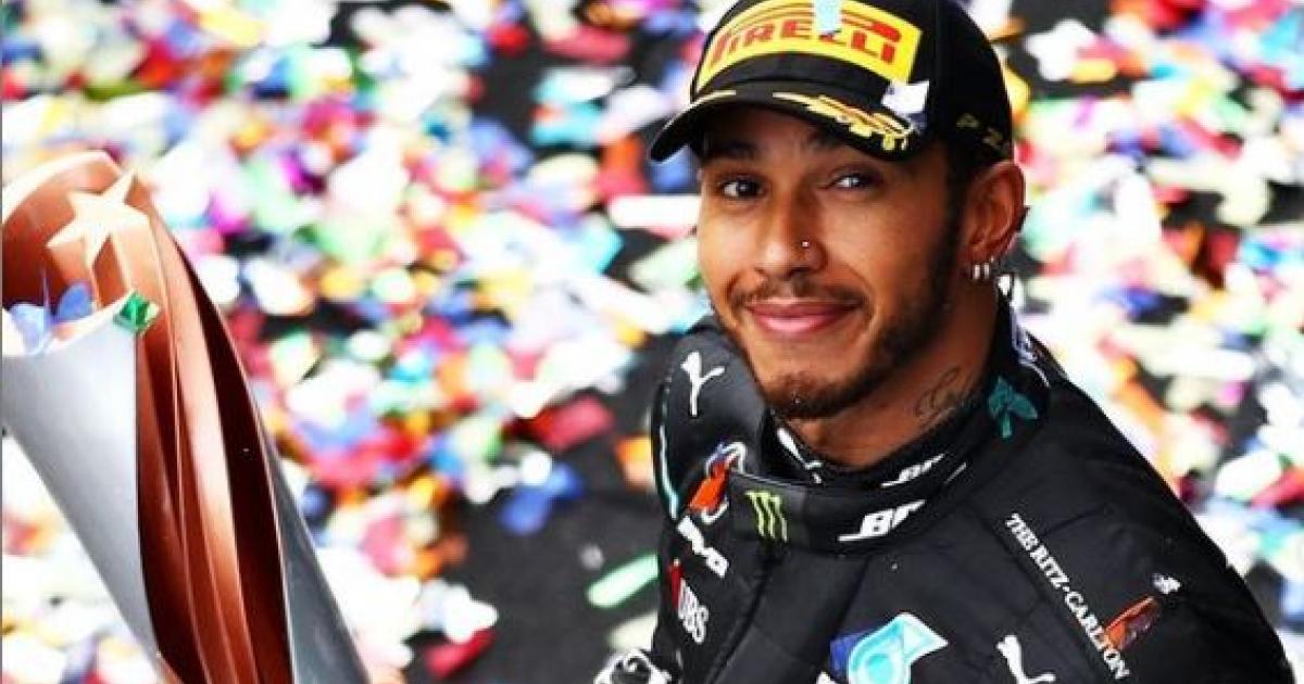     





Lewis Hamilton devrait être anobli par la reine d'Angleterre en 2021




