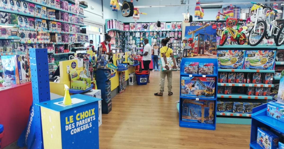     





Le grand flou autour de l'ouverture de certains magasins




