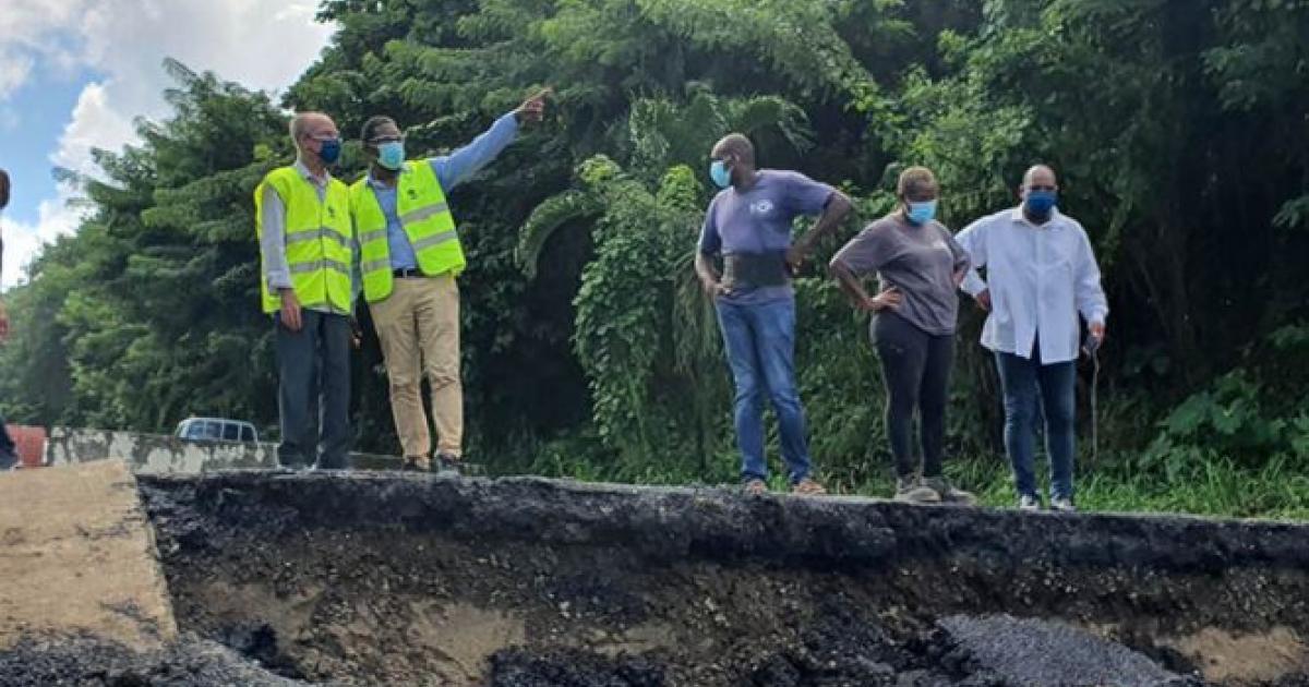     





Un chantier de 700 000 euros pour rétablir provisoirement la distribution d'eau potable par Fonds Saint-Jacques





