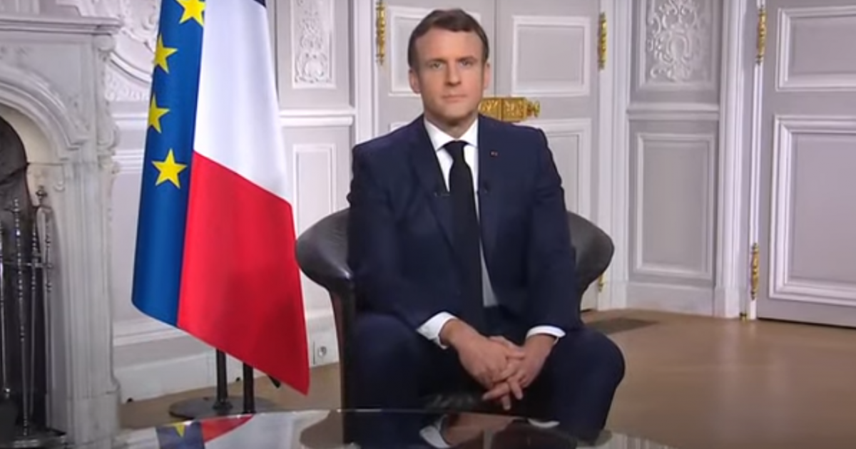 Emmanuel Macron présente ses voeux pour l'année 2021 et remercie les "héros de la nation"