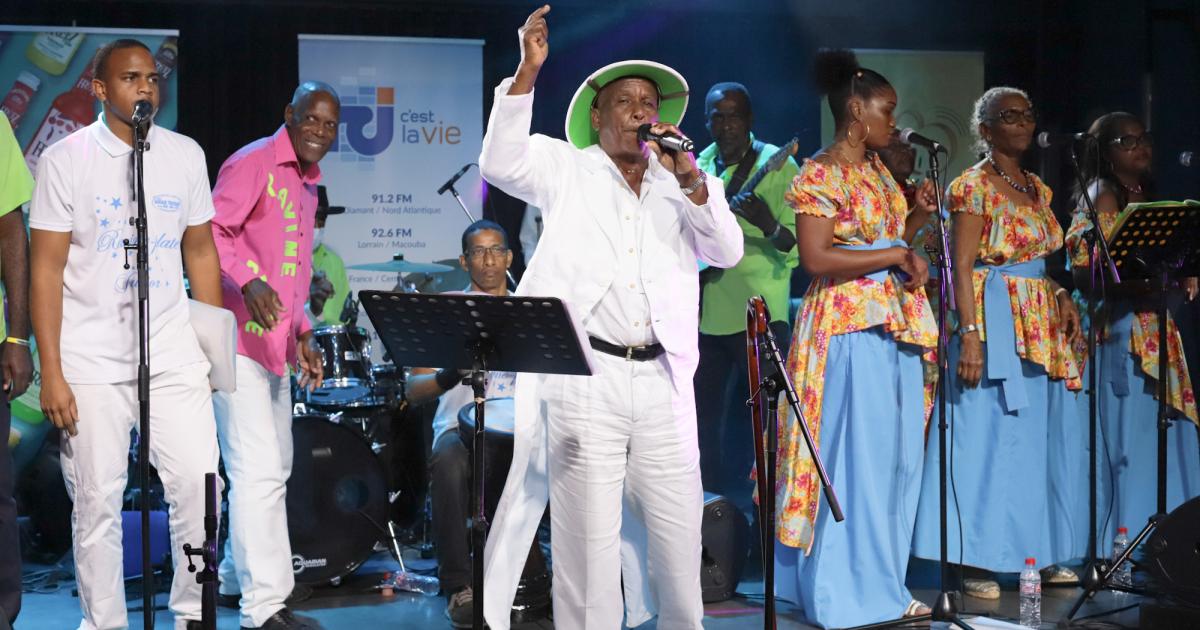     





[vidéo] Chanté nwèl RCI "on line" : Ravine-Plate fait le show ce samedi soir 




