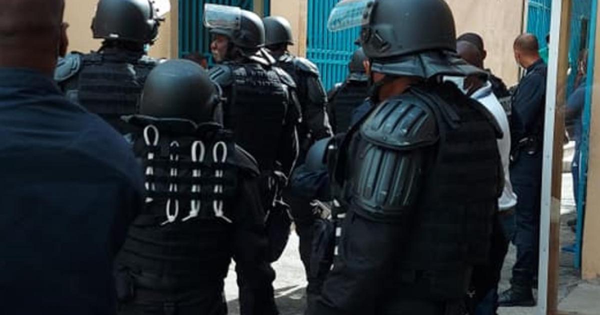 Nouvelle fouille à Basse-Terre : plus d'une quinzaine d'armes