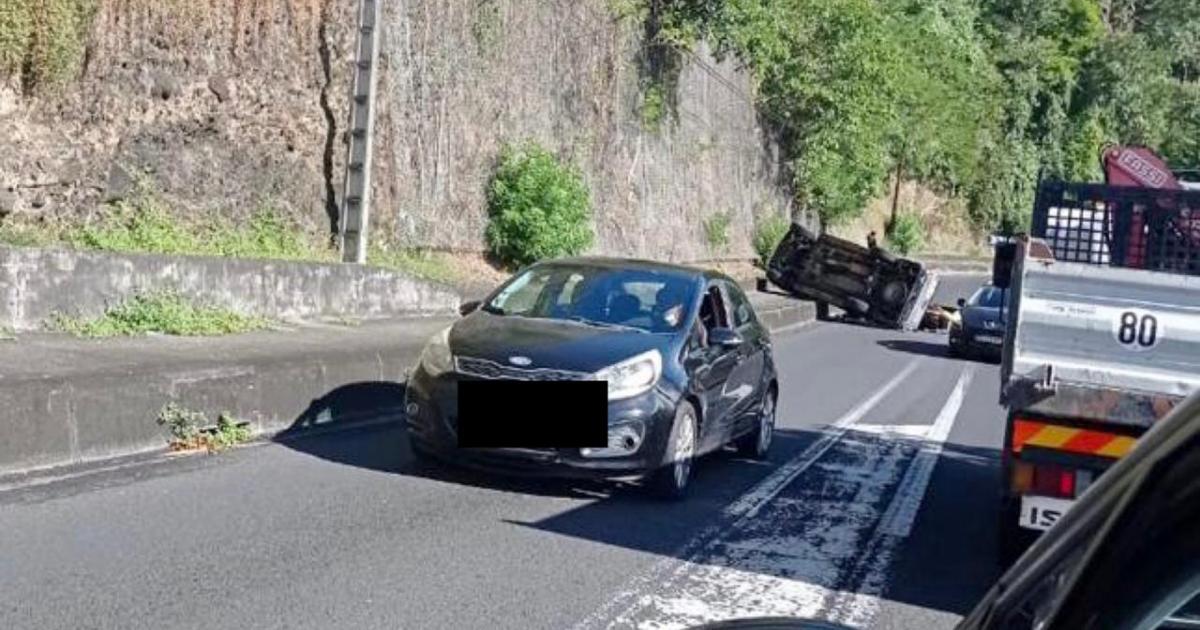 De gros ralentissements sur la RN2 causés par un accident spectaculaire à Fond Lahayé