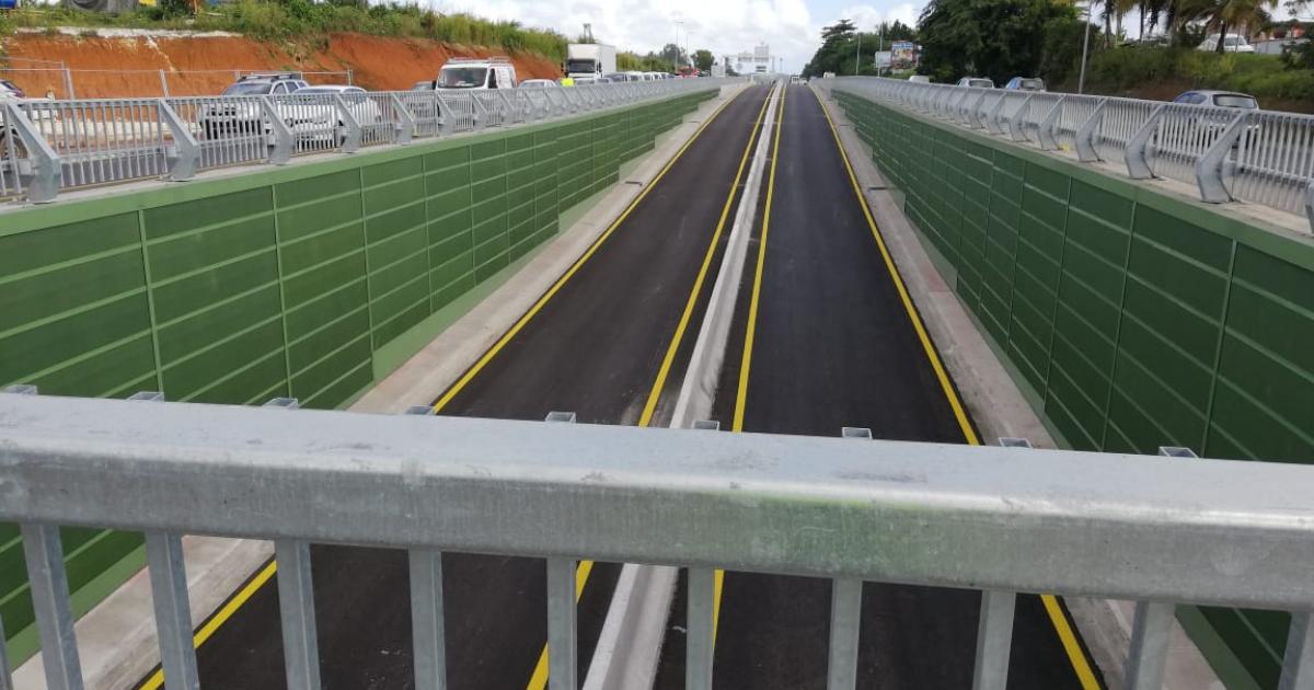 Un poids lourd coincé dans le tunnel de Perrin