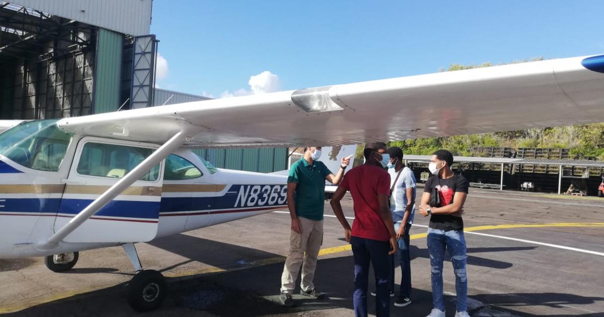 Des baptêmes de l'air pour les jeunes désirant intégrer les forces armées