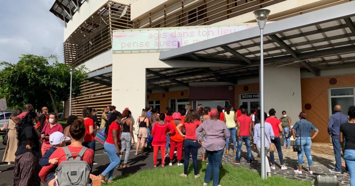 Port du masque à l'école : des parents d'élèves mobilisés devant le Rectorat