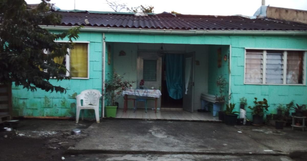 Une quarantaine de familles d'Ajoupa Bouillon se battent pour le désamiantage de leurs maisons