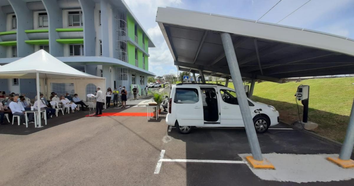 La CGSS Martinique se dote d'une ombrière solaire et de véhicules électriques