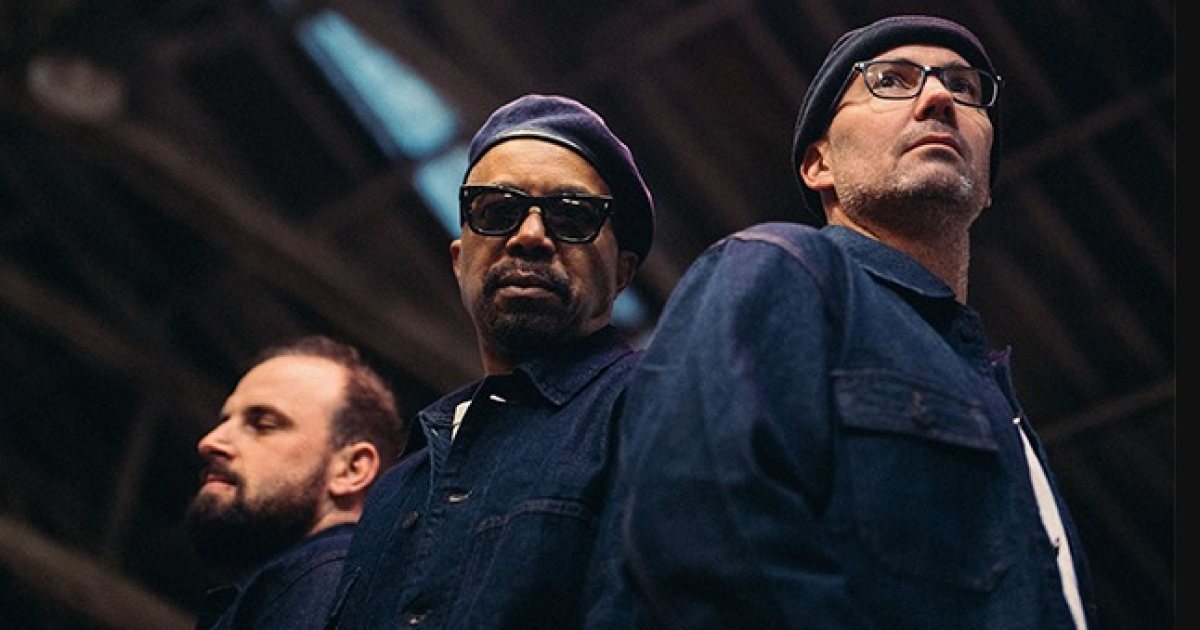     





[AUDIO] Le trio Delgres sort son nouvel album aux notes blues créoles puissantes




