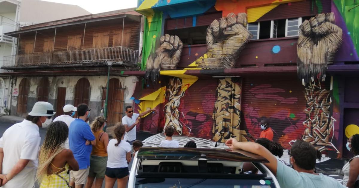 Street Art Tour : une ballade en pousse-pousse avec l'artiste J-CH