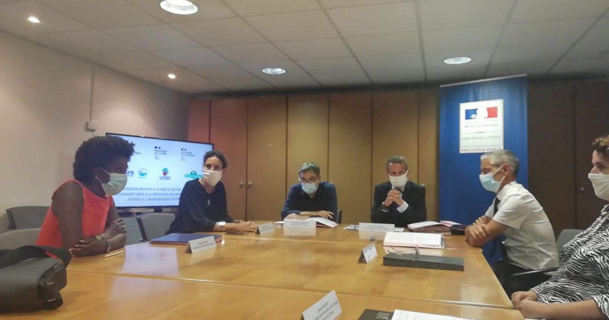 Des stages de citoyenneté pour les pollueurs