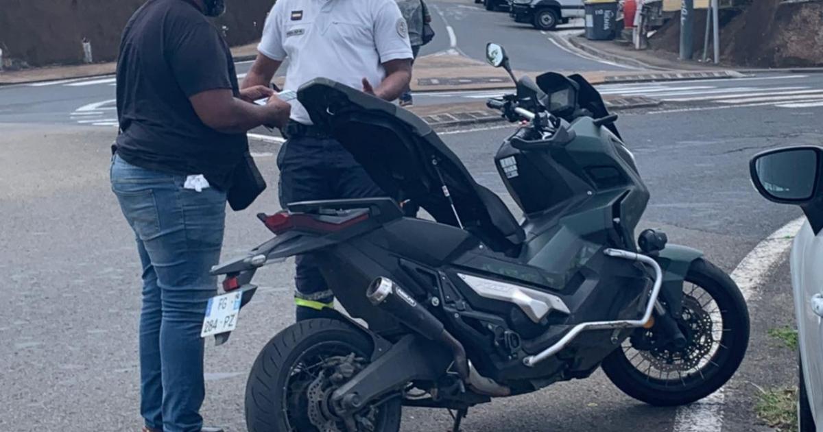 Des contrôles routiers pour sensibiliser les motards au port du casque